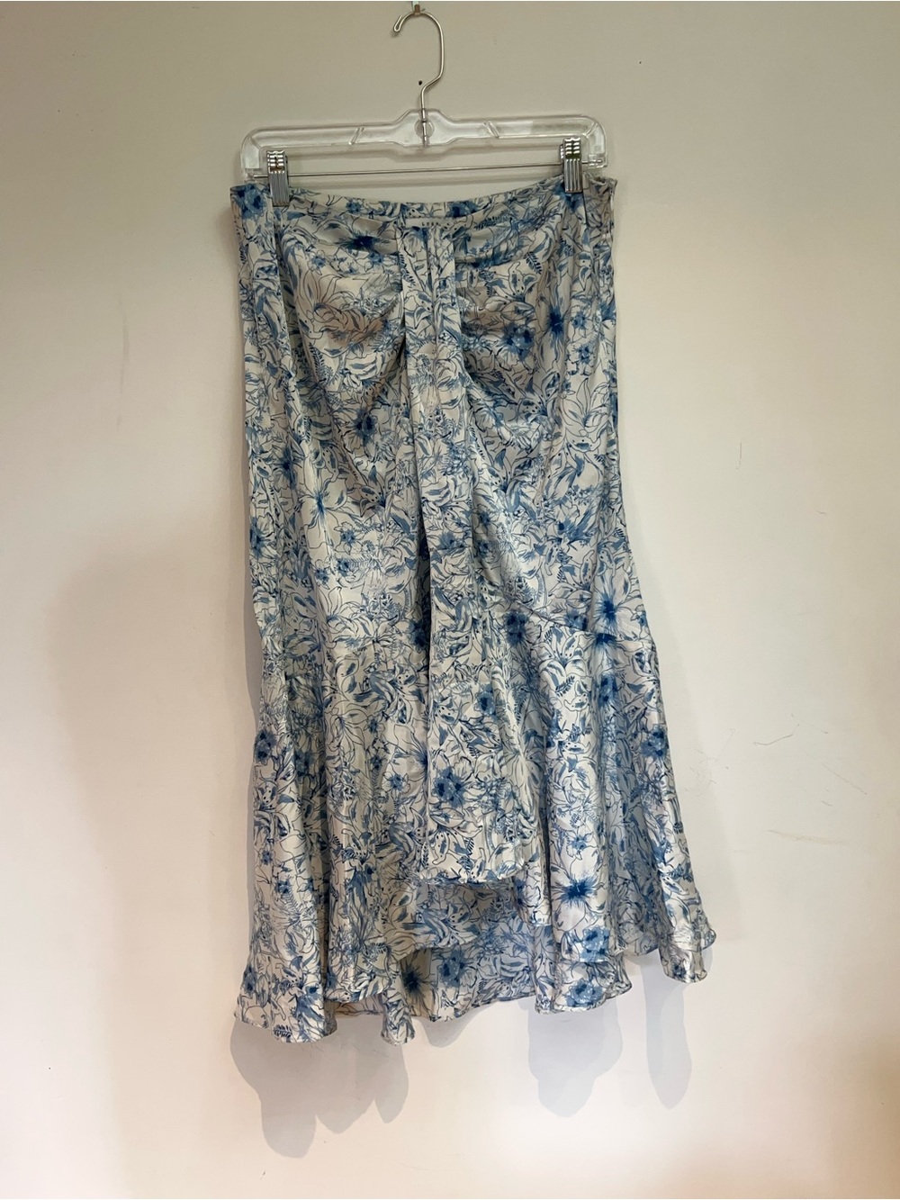 LUSH CREAM BLUE FLORAL SKIRT